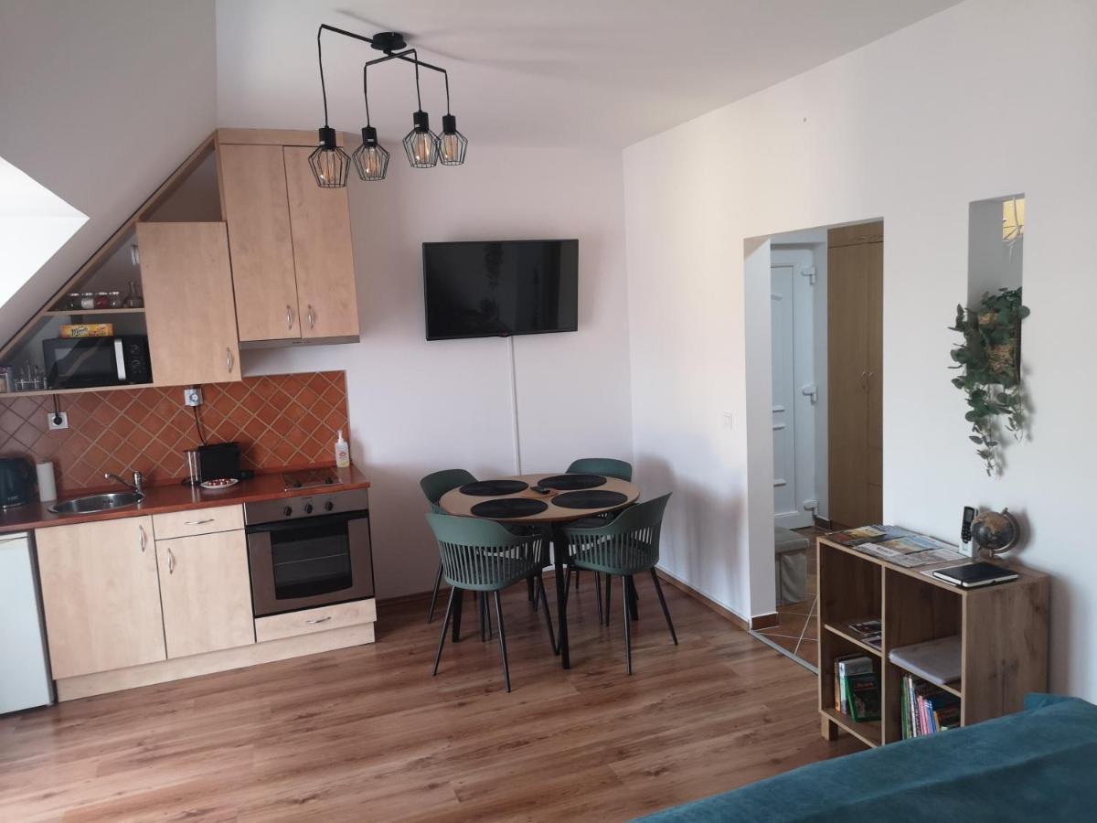 Orsika Hilltop Apartman Eger Ngoại thất bức ảnh